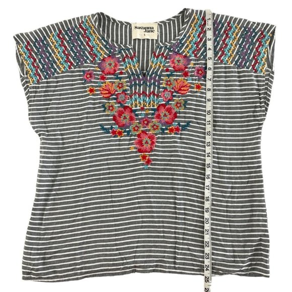 Savanna Jane Blooming‎ Promises Embroidered Top Floral Boho Gray White Small - Picture 7 of 10